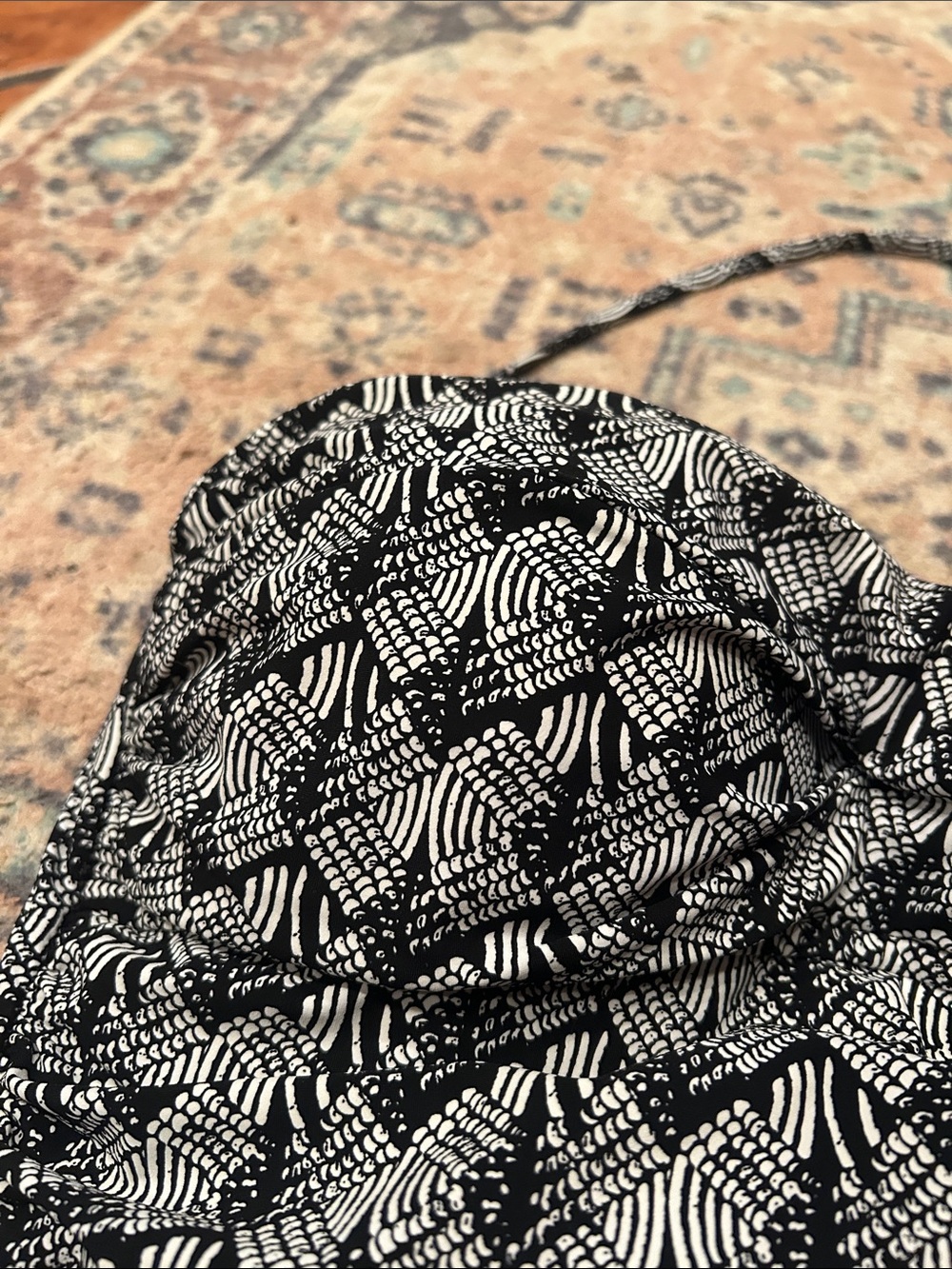 La Blanca Black & White Geometric One-Piece Swimsuit - Picture 4 of 11